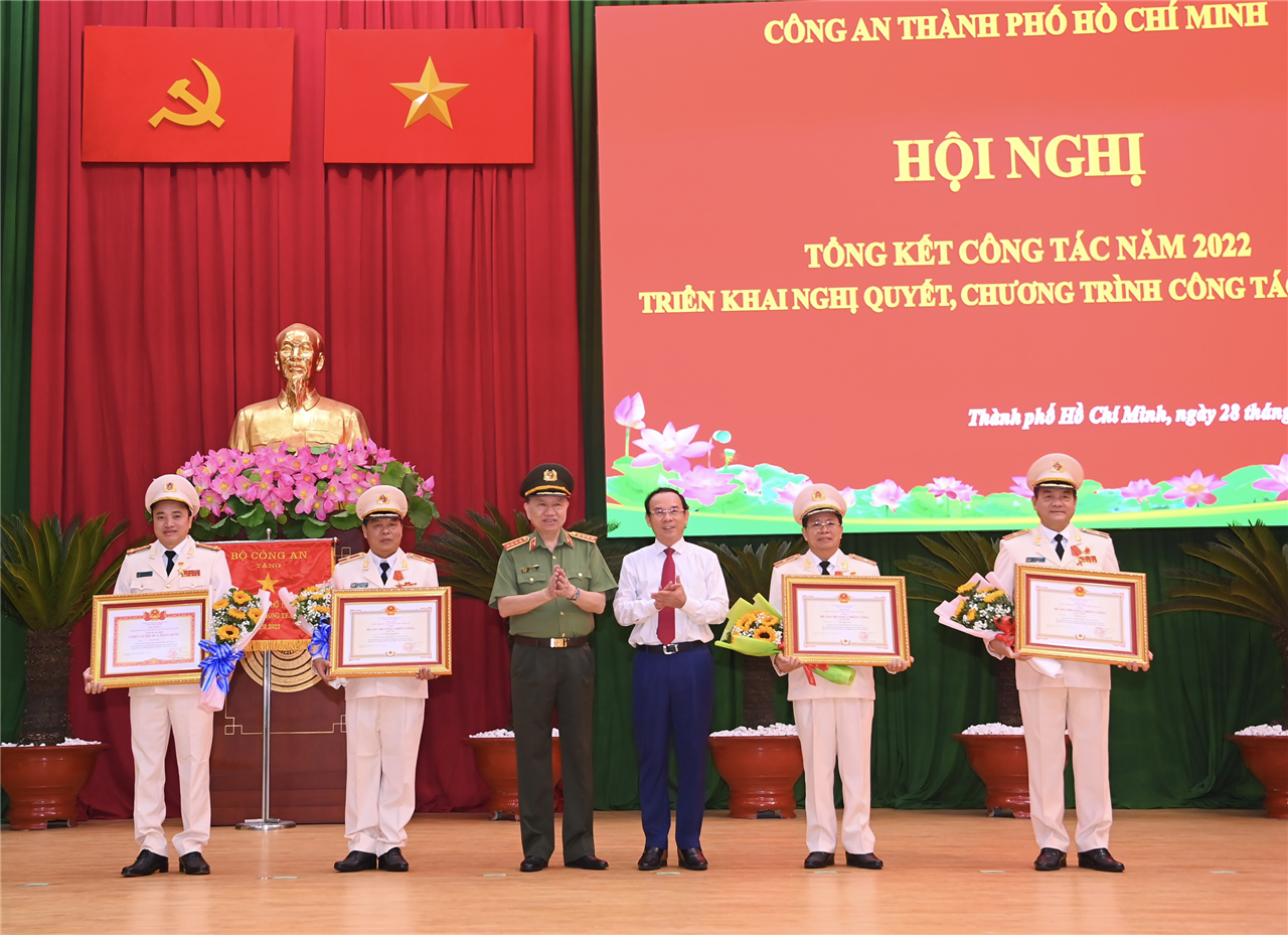 Tạo môi trường an ninh, an toàn để Thành phố Hồ Chí Minh tiếp tục phát triển bền vững
